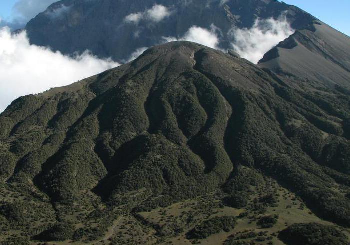 4 Days Mount Meru Trekking